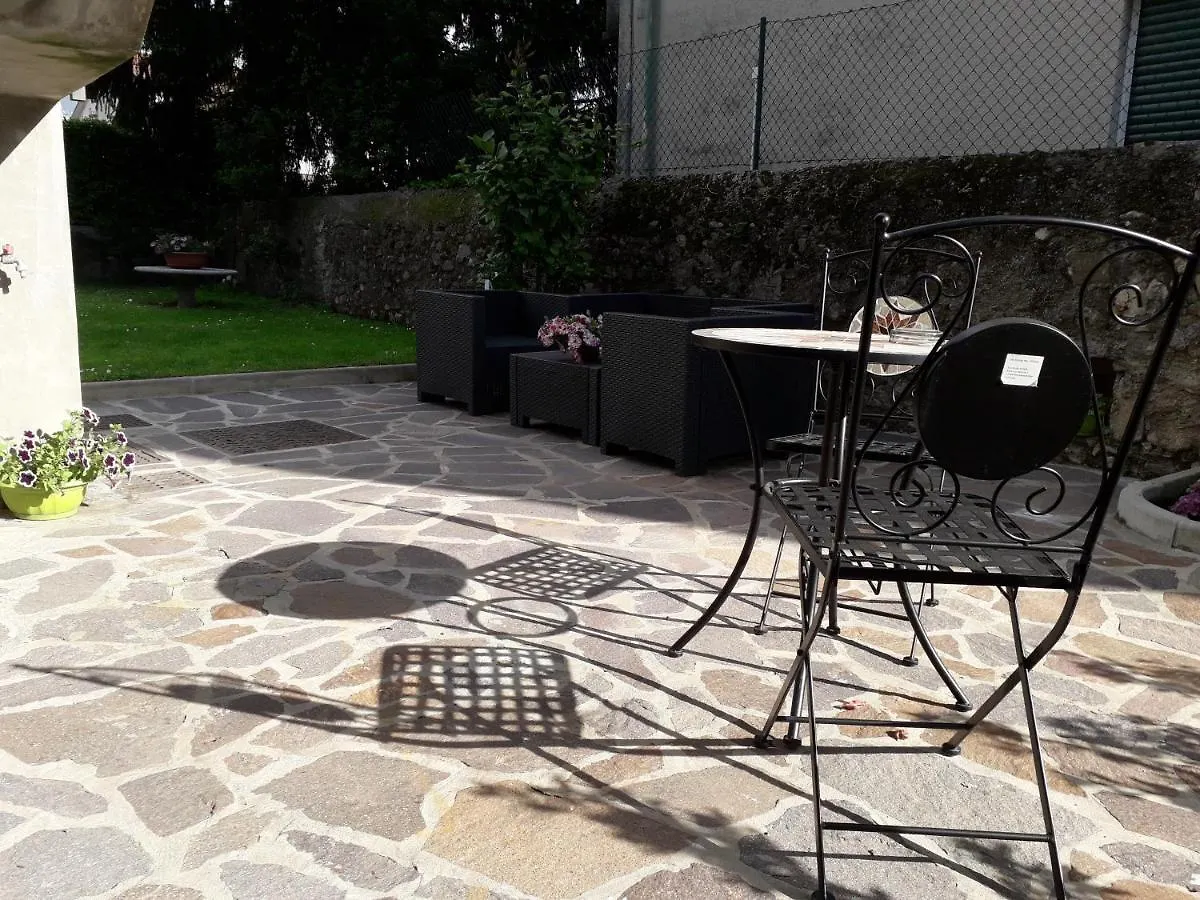 Casa Liberty Hotel Mandello del Lario 0*,
